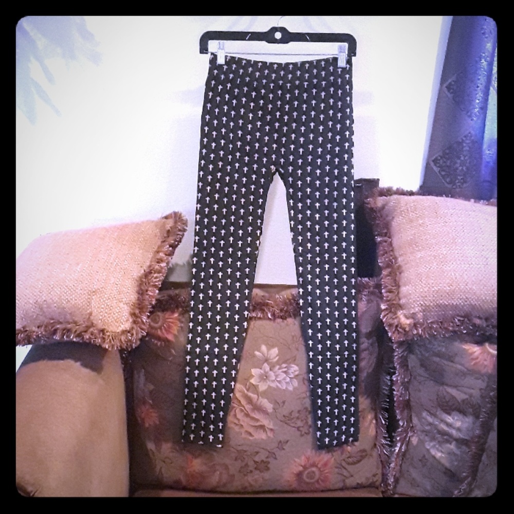 Leggings black with tan crosses